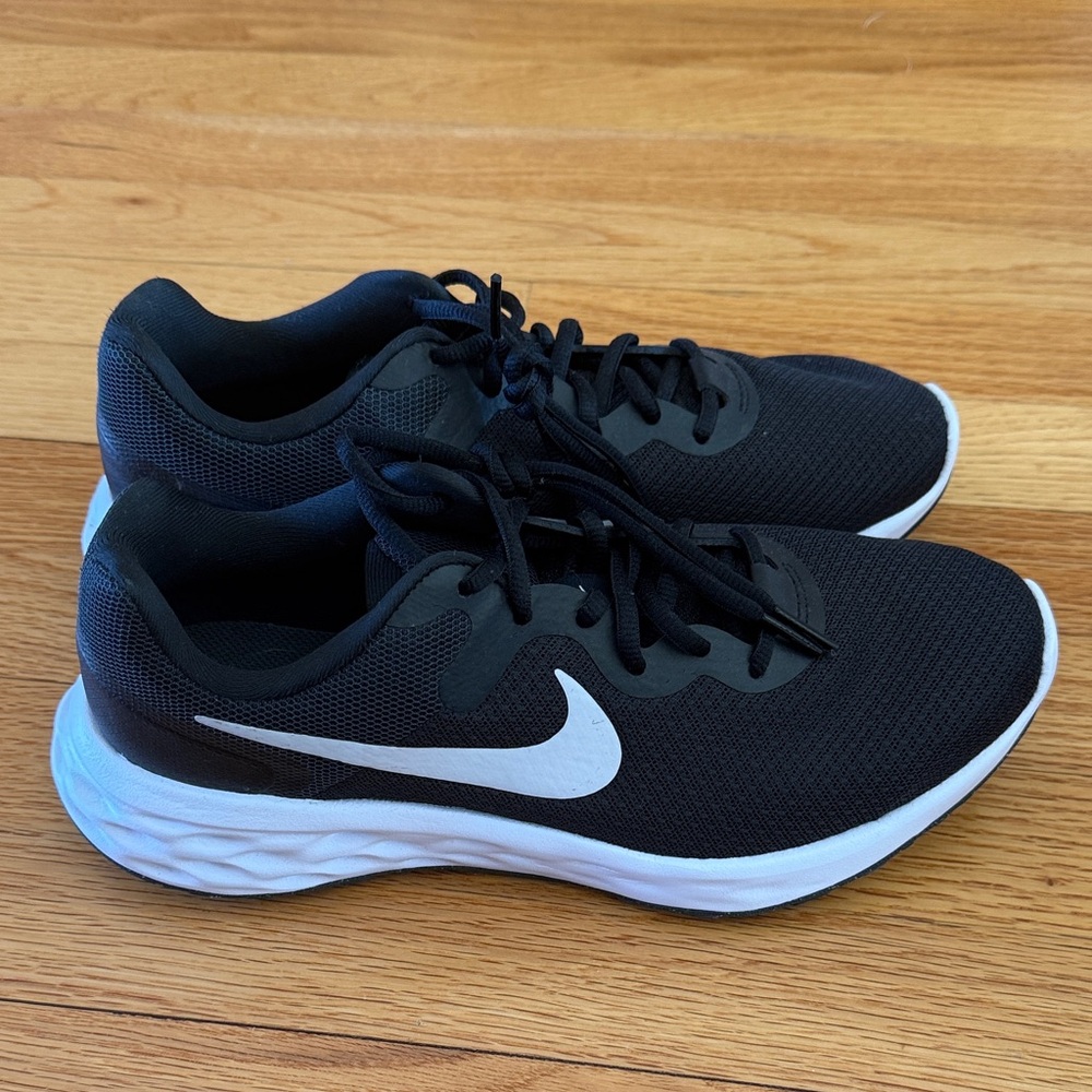 Nike Black Athletic Shoes